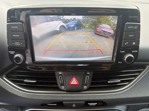 Used 2018 Hyundai Elantra GT FWD image 27