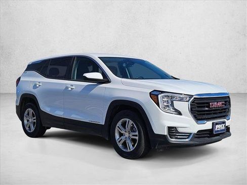 Used 2024 GMC Terrain SLE image 3