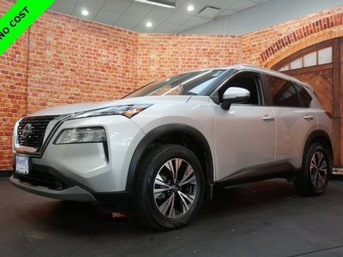 Used 2022 Nissan Rogue SV w/ SV Premium Package image 3