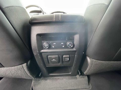 Certified 2020 Chevrolet Traverse Premier image 21