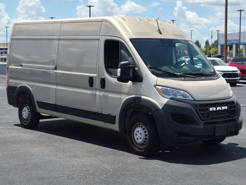 Used 2025 RAM ProMaster 2500 FWD image 3