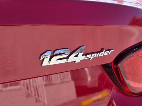 Used 2018 FIAT 124 Spider Abarth image 11