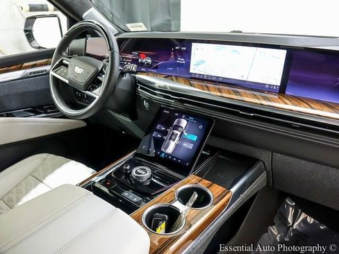 Certified 2025 Cadillac Escalade Sport Platinum w/ LPO, Floor Liner Package image 29