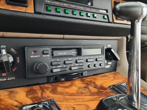 Used 1988 Jaguar XJS V12 Convertible image 41