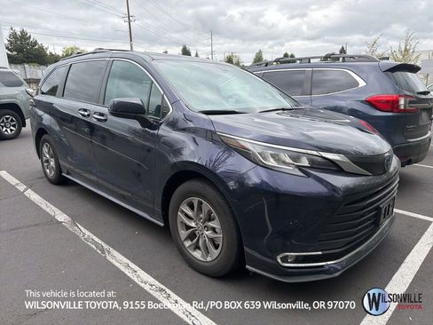 Used 2023 Toyota Sienna XLE w/ XLE Plus Package AWD/4WD image 1