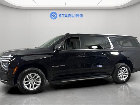 Certified 2025 Chevrolet Suburban LS RWD image 2