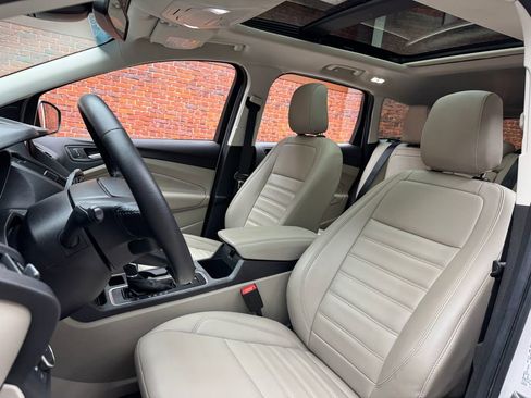 Certified 2019 Ford Escape SEL FWD image 23