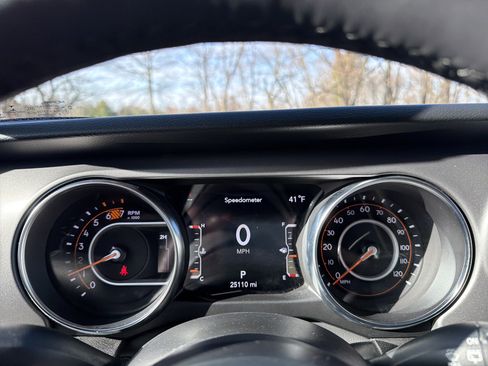 Certified 2023 Jeep Wrangler Willys image 30