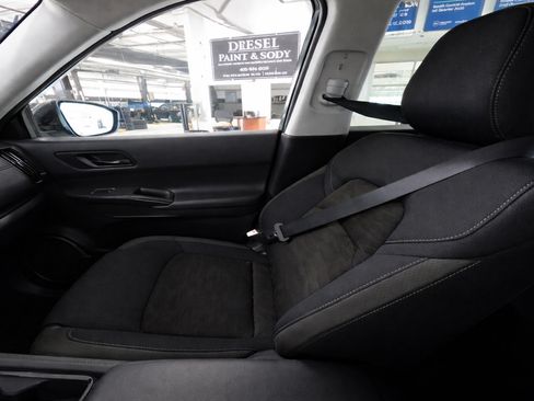 Used 2022 Nissan Pathfinder SV AWD/4WD image 10