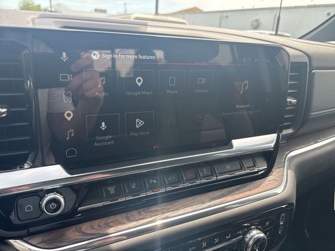 Used 2025 GMC Sierra 2500 SLT w/ SLT Premium Package AWD/4WD image 16
