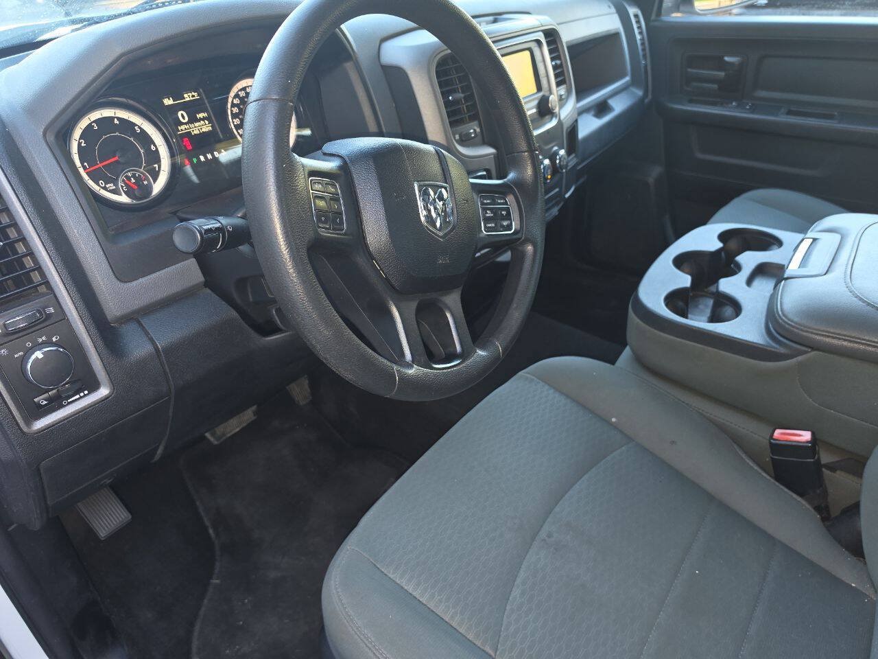 Used 2018 RAM 1500 ST AWD/4WD image 5