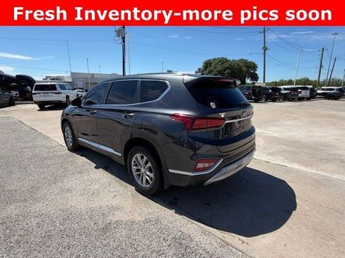 Used 2020 Hyundai Santa Fe SE image 2