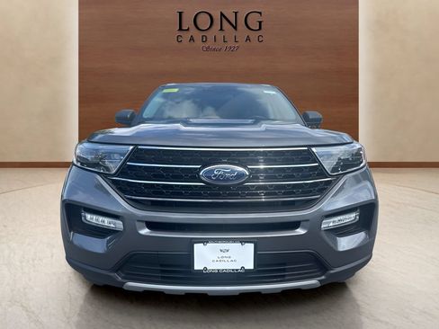 Used 2021 Ford Explorer XLT w/ Equipment Group 202A AWD/4WD image 8