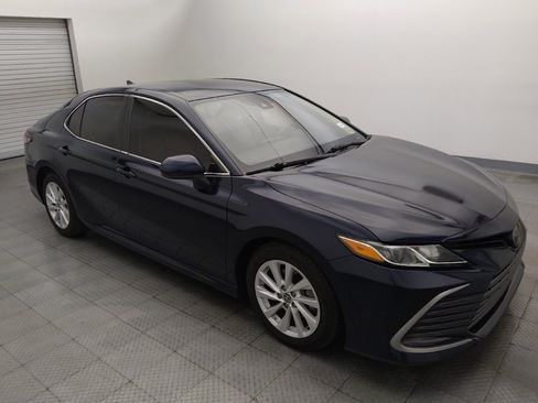Used 2022 Toyota Camry LE FWD image 11