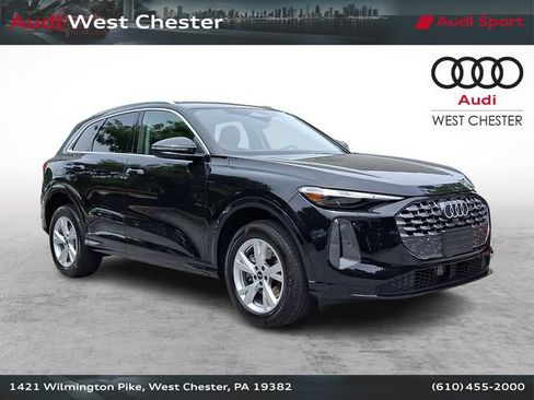 Certified 2025 Audi Q5 Premium AWD/4WD image 1