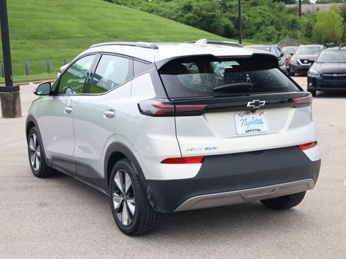 Used 2023 Chevrolet Bolt EUV LT w/ Convenience Package FWD image 7