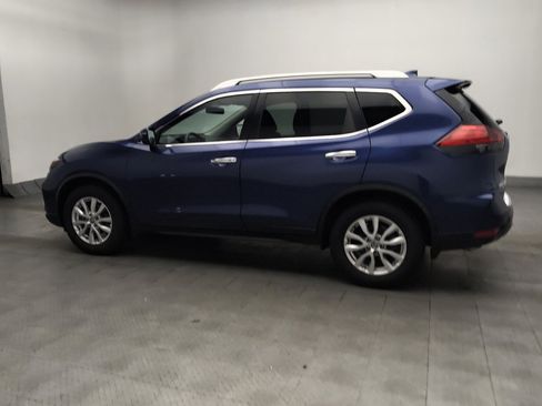 Used 2017 Nissan Rogue SV FWD image 3