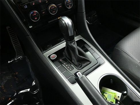 Used 2021 Volkswagen Passat 2.0T R-Line image 32