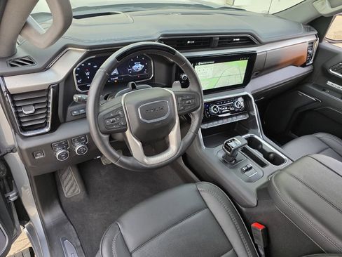 Used 2024 GMC Sierra 1500 Denali AWD/4WD image 12