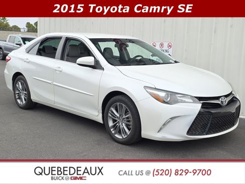 Used 2015 Toyota Camry SE image 1