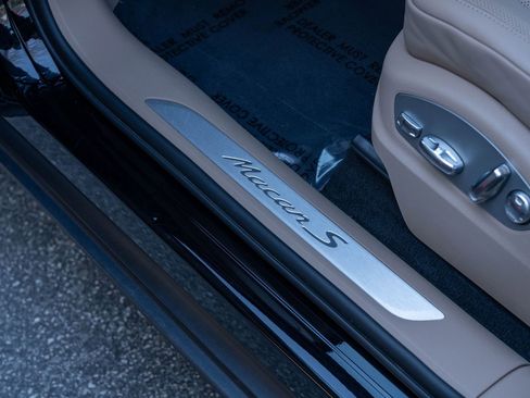 Certified 2024 Porsche Macan S image 20