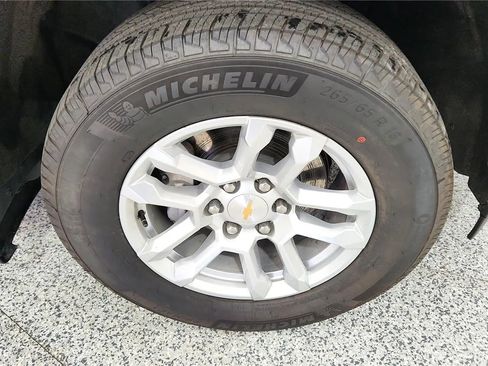 Used 2023 Chevrolet Silverado 1500 LT image 13