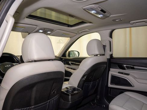 Used 2022 Kia Telluride S image 8