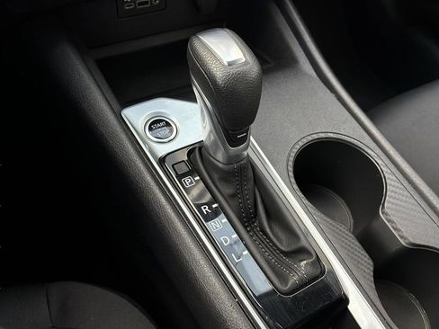 Used 2025 Nissan Altima 2.5 SV image 18