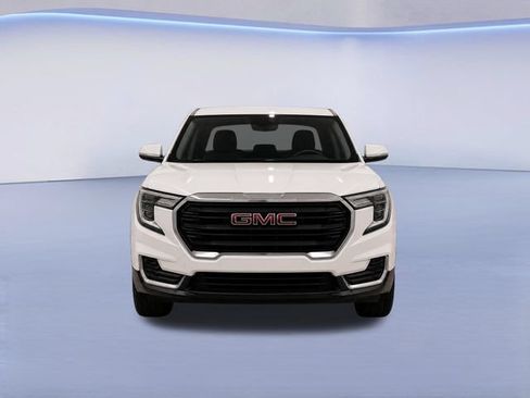 Used 2024 GMC Terrain SLE FWD image 2