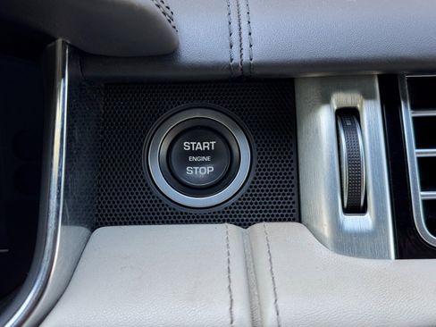 Used 2020 Land Rover Range Rover Autobiography image 25