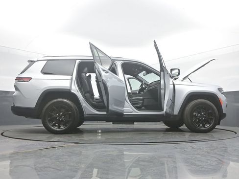 Used 2024 Jeep Grand Cherokee L Laredo AWD/4WD image 63