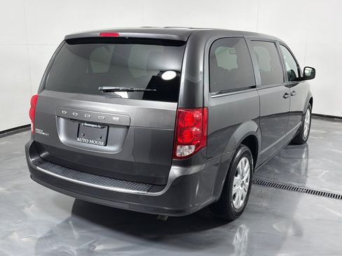 Used 2020 Dodge Grand Caravan SE FWD image 5