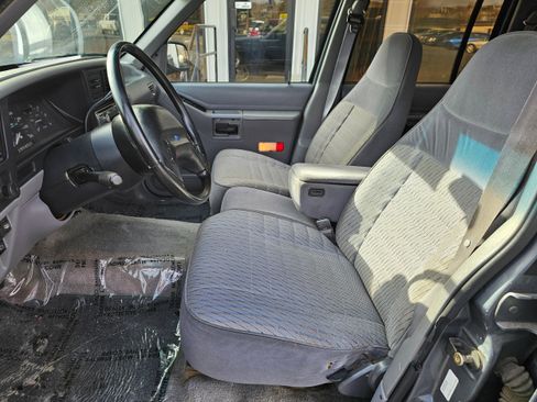 Used 1994 Ford Explorer 4WD 4-Door image 9