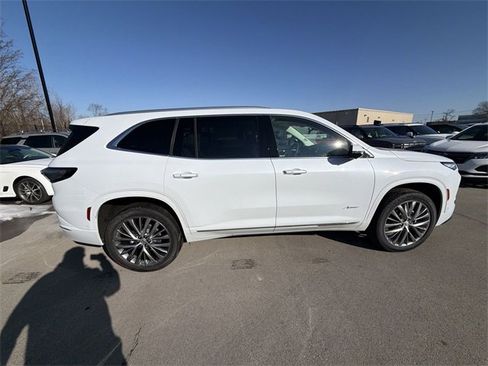 New 2026 Buick Enclave Avenir w/ Super Cruise Package image 9