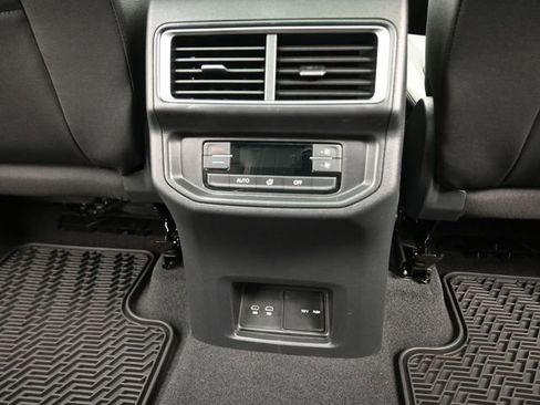 New 2026 Volkswagen Atlas SE image 27