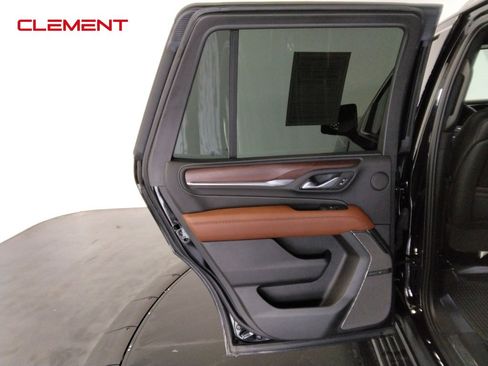 Used 2023 GMC Yukon Denali Ultimate image 32