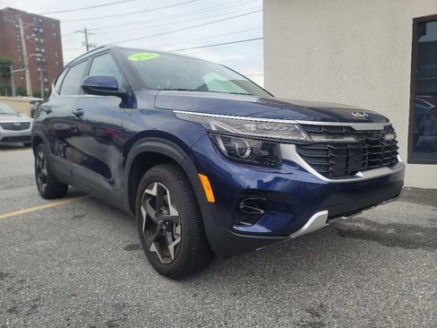 Certified 2024 Kia Seltos EX AWD/4WD image 2