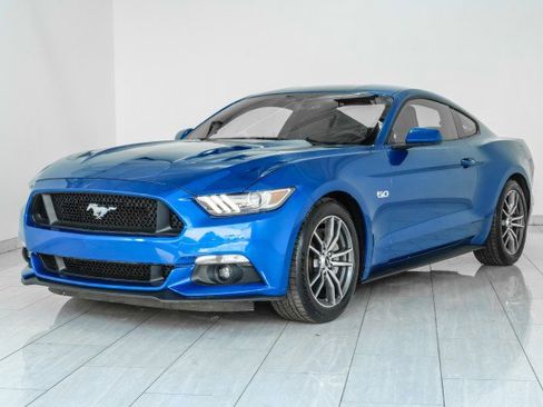 Used 2017 Ford Mustang GT image 4