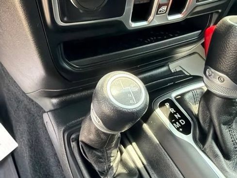 Used 2023 Jeep Wrangler Unlimited Sport AWD/4WD image 18