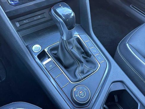 Used 2022 Volkswagen Tiguan SEL R-Line image 37