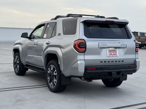New 2026 Toyota 4Runner TRD Sport AWD/4WD image 12