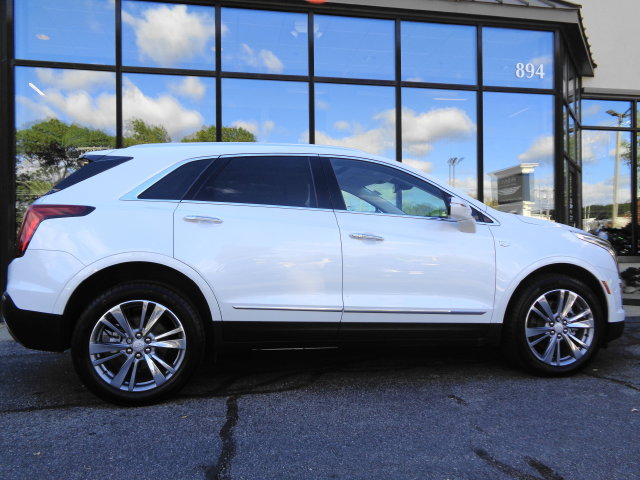 Used 2025 Cadillac XT5 Premium Luxury w/ LPO, Floor Liner Package AWD/4WD image 5