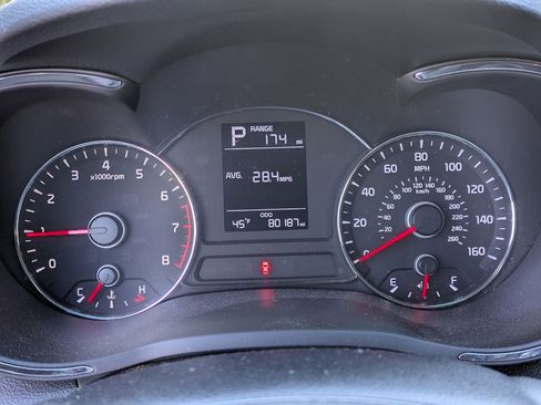 Used 2018 Kia Forte LX image 10