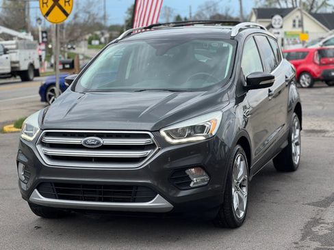 Used 2017 Ford Escape Titanium image 2