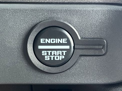 New 2025 Ford Bronco Badlands image 8