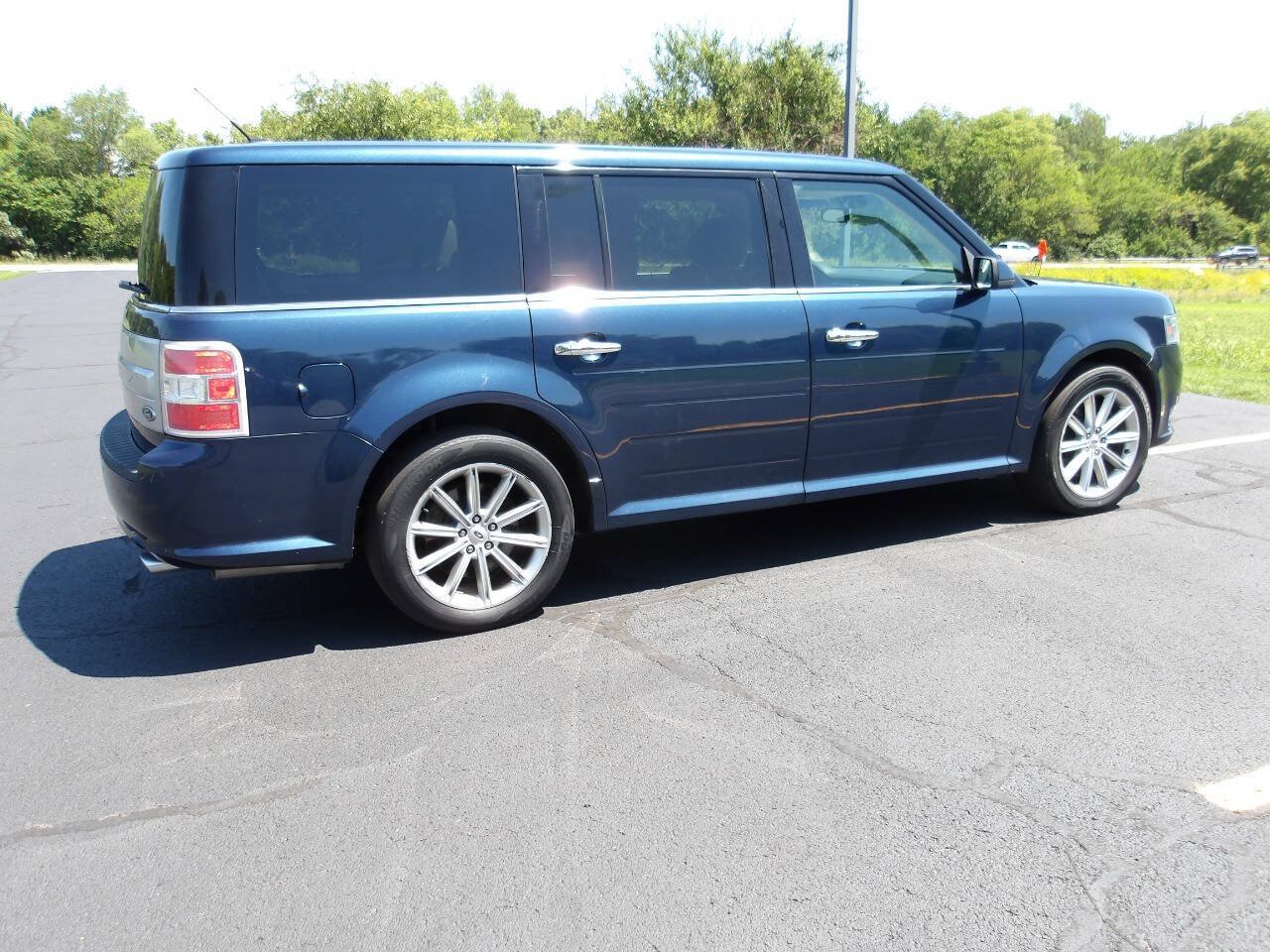 Used 2017 Ford Flex Limited FWD image 13