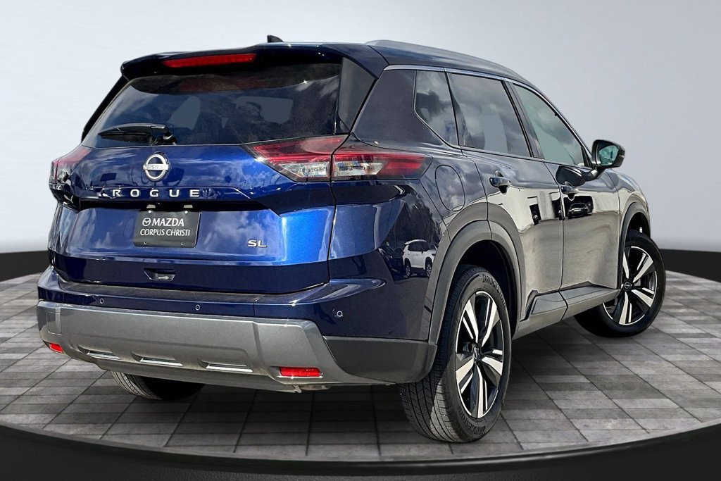 Used 2026 Nissan Rogue SL FWD image 7