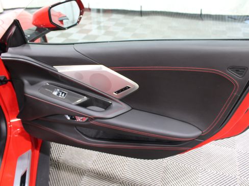 Used 2021 Chevrolet Corvette Stingray Premium Cpe w/ Z51 Performance Package RWD image 29