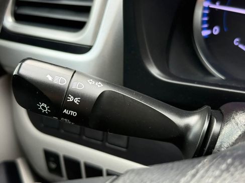 Used 2018 Toyota Highlander LE image 26