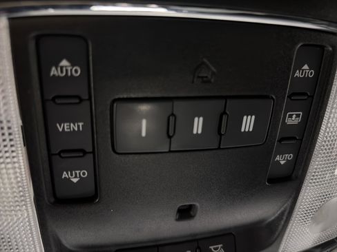 Used 2021 Jeep Grand Cherokee Limited w/ Quick Order Package 28K 80th AWD/4WD image 23